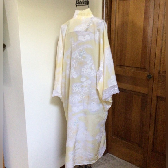 Kimono, pale yellow/white, Medium/Large - Picture 5 of 9